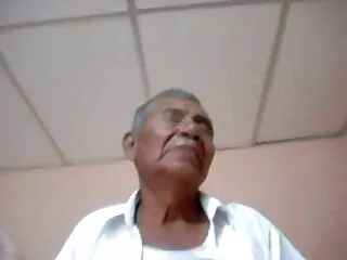 පැරණි තරුණ සමග ලිංගික, ෂඩ් රුසියානු ඉන්දීය සිනමා ජිම්